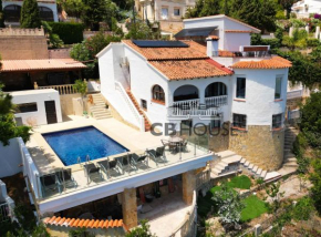 Villa Leon 12pax, pool, 5 min beach